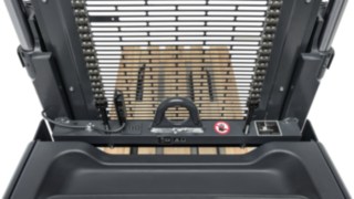 Lastschutzgitter des D10 FP von Linde Material Handling Das Lastschutzgitter des D10 FP von Linde Material Handling schützt Fahrer und Ladung.
