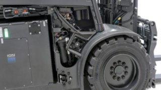 Die Lithium-Ionen-Batterie der Elektrostapler X20 – X35 von Linde ist direkt zugänglich. Die Lithium-Ionen-Batterie des Elektrostaplers X35 von Linde Material Handling