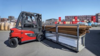 Die Elektrostapler X20 – X35 von Linde widerstehen Extrembedingungen in der Intralogistik. Der Elektrostapler X35 von Linde Material Handling im Einsatz.