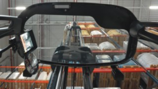 Fahrerassistenzsystem Dynamic Mast Control für Schubmaststapler von Linde Material Handling Das Fahrerassistenzsystem Dynamic Mast Control für Schubmaststapler von Linde Material Handling sorgt für mehr Sicherheit im Lager.