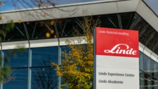 Sicherheit im Lager mit Schulungs- und Trainingsprogrammen von Linde Material Handling Das Schulungs- und Trainingsprogramm von Linde Material Handling hilft, die Sicherheit im Lager kontinuierlich zu verbessern.