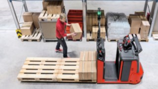 Der N20 C SA von Linde steigert die Effizienz im Lager um rund 20 Prozent. Der N20 C SA von Linde Material Handling
