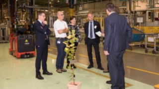 Meeting zu den automatisierten Stapler von Linde ibei Opel. Meeting Opel Wien