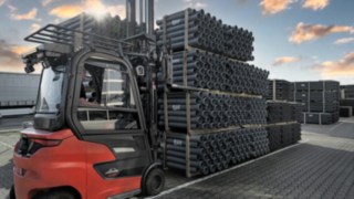 Die neuen Elektro-Gegengewichtsstapler E14 – E20 und Xi10 – Xi20 bieten für jeden denkbaren Einsatz genau die richtige Leistung. Elektro-Gegengewichtsstapler von Linde transportiert Rohre