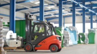 V-Stapler H30 von Linde im Einsatz V-Stapler H30 von Linde im Einsatz