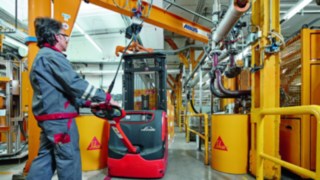 Hochubwagen im Einsatz bei Sika Deutschland GmbH Hochubwagen im Einsatz bei Sika Deutschland GmbH