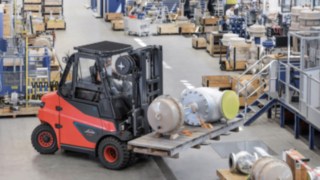 Linde Material Handling vervollständigt Lithium-Ionen-Portfolio Linde Material Handling vervollständigt Lithium-Ionen-Portfolio