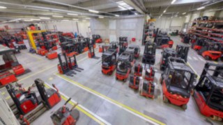 Aufbereitungswerk für Gebrauchtstapler von Linde Material Handling in Velké Bílovice (Tschechien) Aufbereitungswerk für Gebrauchtstapler von Linde Material Handling in Velké Bílovice (Tschechien)
