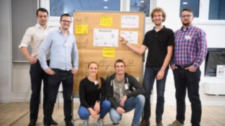 Teilnehmer der Linde Think Box präsentieren ihre Idee