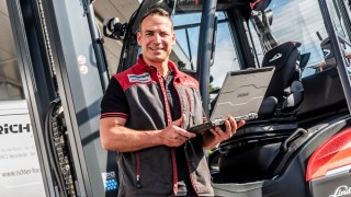 Servicetechniker bei Richter Fördertechnik