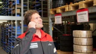 Service Mitarbeiter am Telefon Service Mitarbeiter am Telefon