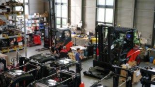 Aufbereitungsstation für Gebrauchtstapler Aufbereitungsstation für Gebrauchtstapler