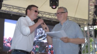 Moderator des StaplerCups 2018 Ulli Potofski mit Oliver Tasch von Richter Fördertechnik Moderator des StaplerCups 2018 Ulli Potofski mit Oliver Tasch von Richter Fördertechnik