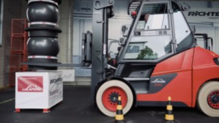 Turmbau beim Finalspiel StaplerCup 2019 